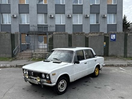 Белый ВАЗ 2103, объемом двигателя 1.5 л и пробегом 200 тыс. км за 587 $, фото 1 на Automoto.ua
