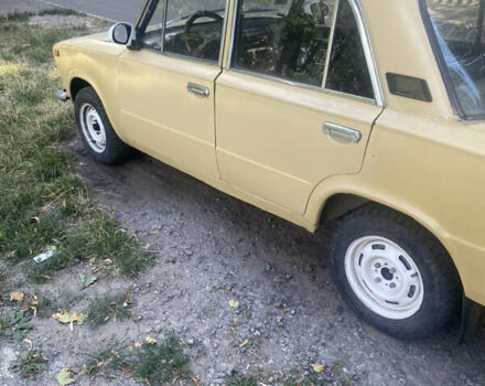 Бежевый ВАЗ 2103, объемом двигателя 1.3 л и пробегом 1 тыс. км за 483 $, фото 2 на Automoto.ua