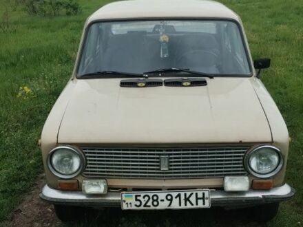 ВАЗ 2103 1983 в Хотине на Automoto.ua Бежевый ВАЗ 2103, объемом двигателя 1.2 л и пробегом 50 тыс. км за 604 $, фото 1 на Automoto.ua