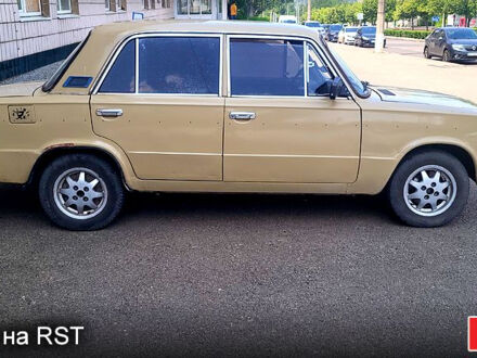 ВАЗ 2103 1987 в Николаеве на Automoto.ua Бежевый ВАЗ 2103, объемом двигателя 1.3 л и пробегом 0 тыс. км за 580 $, фото 1 на Automoto.ua