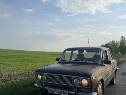 ВАЗ 2103 1975 у Обухове на Automoto.ua Коричневий ВАЗ 2103, об'ємом двигуна 1.5 л та пробігом 228 тис. км за 363 $, фото 1 на Automoto.ua