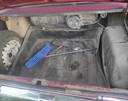 ВАЗ 2103 1972 в Стрые на Automoto.ua Красный ВАЗ 2103, объемом двигателя 1.5 л и пробегом 120 тыс. км за 200 $, фото 3 на Automoto.ua