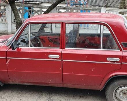 Красный ВАЗ 2103, объемом двигателя 1.5 л и пробегом 150 тыс. км за 1085 $, фото 1 на Automoto.ua