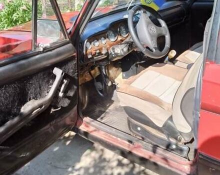 ВАЗ 2103 1975 в Люботине на Automoto.ua Красный ВАЗ 2103, объемом двигателя 1.45 л и пробегом 100 тыс. км за 363 $, фото 3 на Automoto.ua