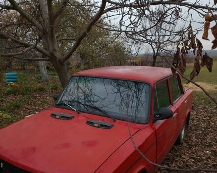 Красный ВАЗ 2103, объемом двигателя 1.5 л и пробегом 300 тыс. км за 381 $, фото 1 на Automoto.ua