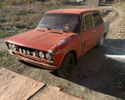 Красный ВАЗ 2103, объемом двигателя 1 л и пробегом 666 тыс. км за 400 $, фото 1 на Automoto.ua
