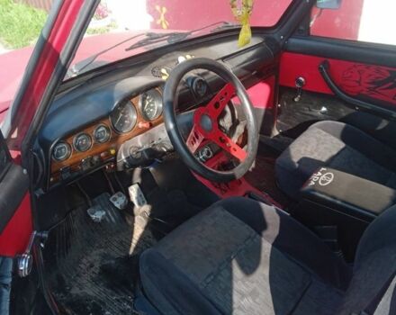 Красный ВАЗ 2103, объемом двигателя 1.5 л и пробегом 100 тыс. км за 648 $, фото 5 на Automoto.ua