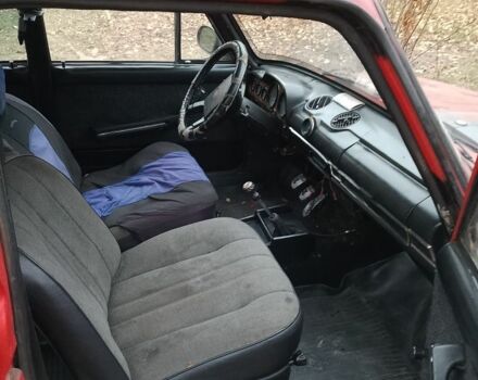 Красный ВАЗ 2103, объемом двигателя 1.5 л и пробегом 300 тыс. км за 381 $, фото 4 на Automoto.ua