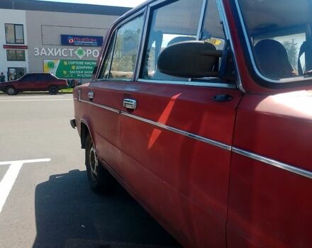 Красный ВАЗ 2103, объемом двигателя 1.5 л и пробегом 0 тыс. км за 650 $, фото 2 на Automoto.ua