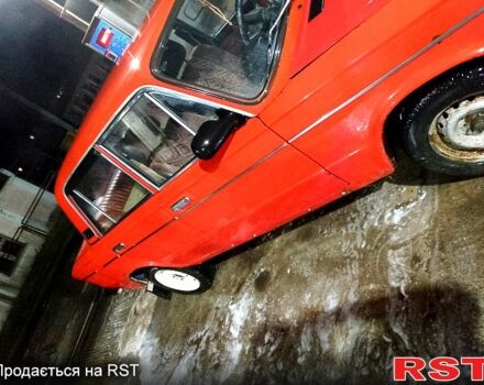 Красный ВАЗ 2103, объемом двигателя 13 л и пробегом 280 тыс. км за 800 $, фото 3 на Automoto.ua