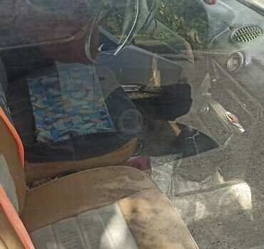 Красный ВАЗ 2103, объемом двигателя 1.5 л и пробегом 142 тыс. км за 650 $, фото 5 на Automoto.ua