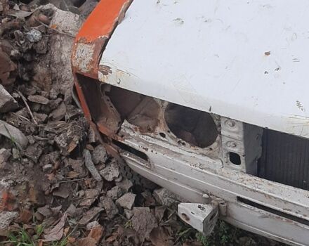 Красный ВАЗ 2103, объемом двигателя 0 л и пробегом 1000 тыс. км за 238 $, фото 4 на Automoto.ua