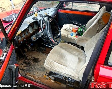 Красный ВАЗ 2103, объемом двигателя 1.5 л и пробегом 300 тыс. км за 450 $, фото 3 на Automoto.ua