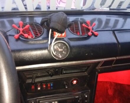 Красный ВАЗ 2103, объемом двигателя 1.5 л и пробегом 3 тыс. км за 700 $, фото 3 на Automoto.ua