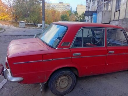 ВАЗ 2103 1973 в Днепре (Днепропетровске) на Automoto.ua Красный ВАЗ 2103, объемом двигателя 0 л и пробегом 1000 тыс. км за 554 $, фото 1 на Automoto.ua