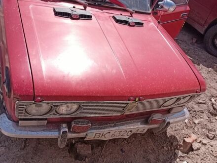 ВАЗ 2103 1976 у Закарпаття на Automoto.ua Червоний ВАЗ 2103, об'ємом двигуна 0 л та пробігом 50 тис. км за 800 $, фото 1 на Automoto.ua