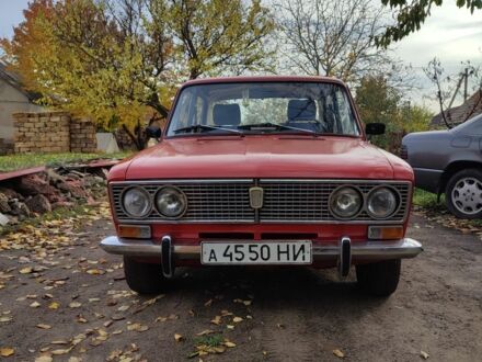 ВАЗ 2103 1976 у Миколаєві на Automoto.ua Червоний ВАЗ 2103, об'ємом двигуна 1 л та пробігом 29 тис. км за 1000 $, фото 1 на Automoto.ua