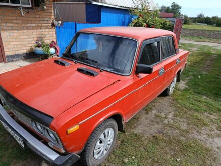 Красный ВАЗ 2103, объемом двигателя 0 л и пробегом 98 тыс. км за 874 $, фото 1 на Automoto.ua