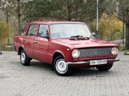 Красный ВАЗ 2103, объемом двигателя 1.2 л и пробегом 12 тыс. км за 630 $, фото 1 на Automoto.ua