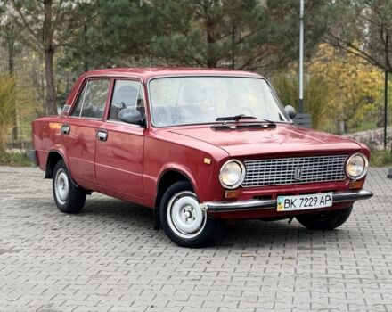 Красный ВАЗ 2103, объемом двигателя 1.2 л и пробегом 12 тыс. км за 630 $, фото 1 на Automoto.ua