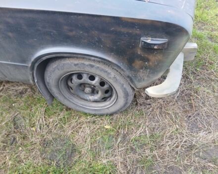 Желтый ВАЗ 2103, объемом двигателя 1.4 л и пробегом 300 тыс. км за 300 $, фото 2 на Automoto.ua