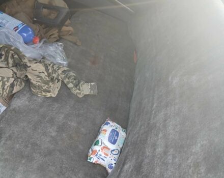 Желтый ВАЗ 2103, объемом двигателя 1.4 л и пробегом 300 тыс. км за 300 $, фото 8 на Automoto.ua