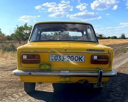 Желтый ВАЗ 2103, объемом двигателя 1.5 л и пробегом 299 тыс. км за 950 $, фото 2 на Automoto.ua