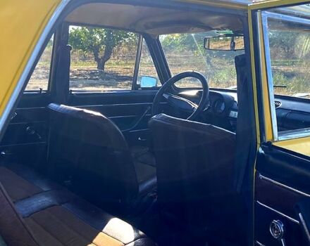 Желтый ВАЗ 2103, объемом двигателя 1.5 л и пробегом 299 тыс. км за 950 $, фото 7 на Automoto.ua