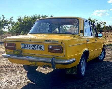 Желтый ВАЗ 2103, объемом двигателя 1.5 л и пробегом 299 тыс. км за 950 $, фото 3 на Automoto.ua