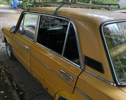 Желтый ВАЗ 2103, объемом двигателя 1.3 л и пробегом 400 тыс. км за 500 $, фото 3 на Automoto.ua