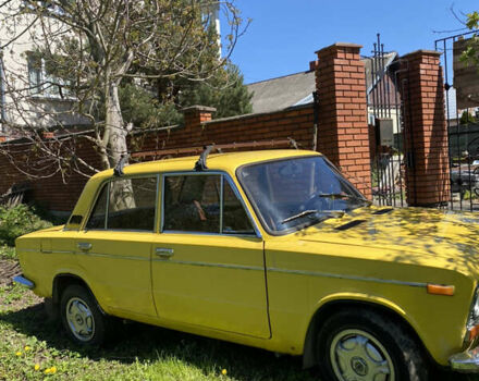 Желтый ВАЗ 2103, объемом двигателя 1.5 л и пробегом 250 тыс. км за 650 $, фото 2 на Automoto.ua
