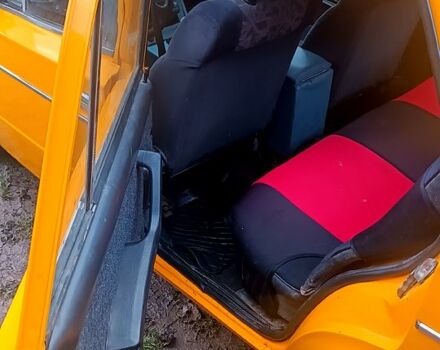 Жовтий ВАЗ 2103, об'ємом двигуна 1.3 л та пробігом 140 тис. км за 650 $, фото 4 на Automoto.ua