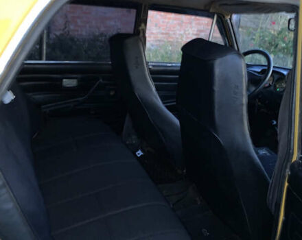 Желтый ВАЗ 2103, объемом двигателя 1.6 л и пробегом 10 тыс. км за 626 $, фото 4 на Automoto.ua