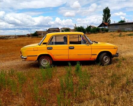 Желтый ВАЗ 2103, объемом двигателя 1.5 л и пробегом 0 тыс. км за 600 $, фото 3 на Automoto.ua