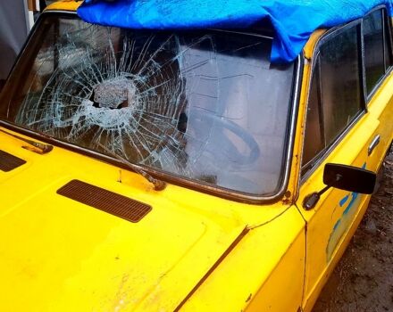 Жовтий ВАЗ 2103, об'ємом двигуна 1.3 л та пробігом 100 тис. км за 300 $, фото 2 на Automoto.ua