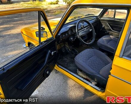 Жовтий ВАЗ 2103, об'ємом двигуна 1.3 л та пробігом 178 тис. км за 750 $, фото 3 на Automoto.ua
