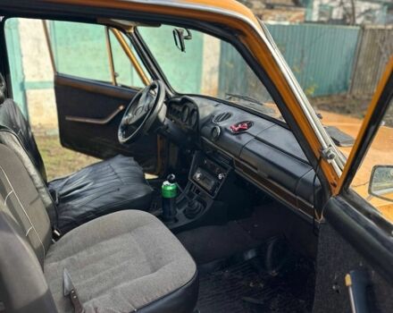 Желтый ВАЗ 2103, объемом двигателя 1.5 л и пробегом 1 тыс. км за 544 $, фото 4 на Automoto.ua