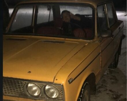 Желтый ВАЗ 2103, объемом двигателя 0 л и пробегом 150 тыс. км за 550 $, фото 5 на Automoto.ua