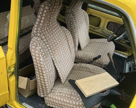 Желтый ВАЗ 2103, объемом двигателя 1.3 л и пробегом 3 тыс. км за 400 $, фото 2 на Automoto.ua