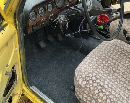 Желтый ВАЗ 2103, объемом двигателя 1.3 л и пробегом 3 тыс. км за 400 $, фото 6 на Automoto.ua