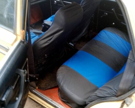 Желтый ВАЗ 2103, объемом двигателя 1.3 л и пробегом 120 тыс. км за 850 $, фото 4 на Automoto.ua