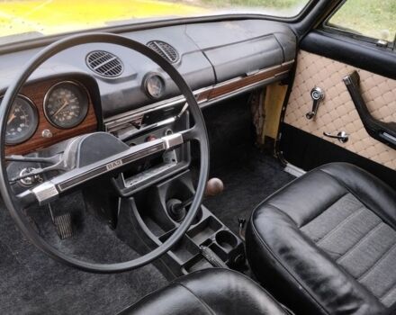 Желтый ВАЗ 2103, объемом двигателя 1.5 л и пробегом 77 тыс. км за 618 $, фото 7 на Automoto.ua