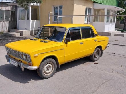 ВАЗ 2103 1976 у Кременчуге на Automoto.ua Жовтий ВАЗ 2103, об'ємом двигуна 1.5 л та пробігом 200 тис. км за 411 $, фото 1 на Automoto.ua