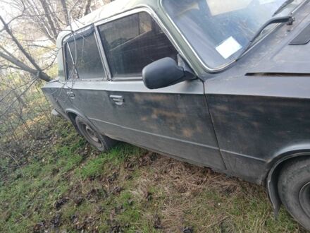 Желтый ВАЗ 2103, объемом двигателя 1.4 л и пробегом 300 тыс. км за 300 $, фото 1 на Automoto.ua