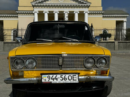 Желтый ВАЗ 2103, объемом двигателя 1.5 л и пробегом 300 тыс. км за 1000 $, фото 1 на Automoto.ua