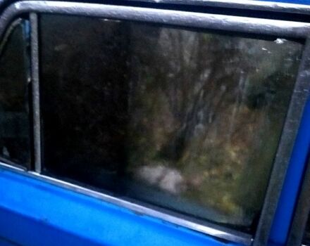 Синий ВАЗ 2103, объемом двигателя 1.5 л и пробегом 100 тыс. км за 300 $, фото 3 на Automoto.ua