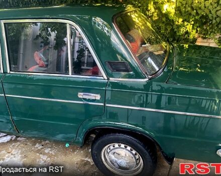 Зелений ВАЗ 2103, об'ємом двигуна 1.5 л та пробігом 49 тис. км за 1100 $, фото 2 на Automoto.ua