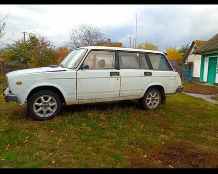 Белый ВАЗ 2104, объемом двигателя 1.5 л и пробегом 150 тыс. км за 800 $, фото 2 на Automoto.ua