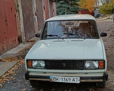 Белый ВАЗ 2104, объемом двигателя 1.5 л и пробегом 300 тыс. км за 442 $, фото 1 на Automoto.ua