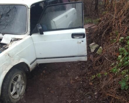 Белый ВАЗ 2104, объемом двигателя 0 л и пробегом 140 тыс. км за 332 $, фото 4 на Automoto.ua